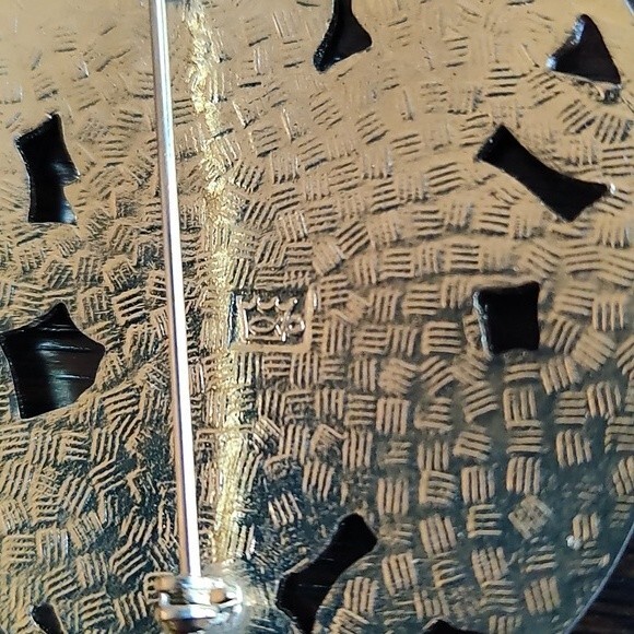 Vintage Fish & Crown Cloisonne Brooch - Picture 4 of 6